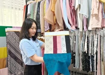 Dari Rumahan Kini Mendunia: Bintang Fabric Jadi UMKM Terkemuka Berkat Program Ekspor Shopee