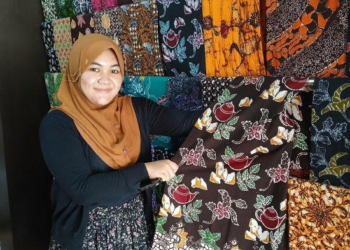 Gen Z Nurul Kembangkan Batik Tegal Lewat Inovasi dan Digitalisasi