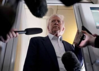 Donald Trump Seret Ekonomi AS ke Ambang Krisis Hanya dalam 100 Hari