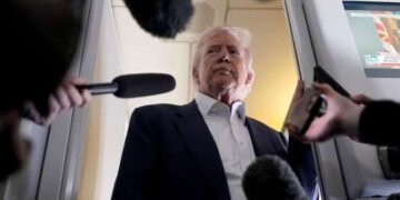 Donald Trump Seret Ekonomi AS ke Ambang Krisis Hanya dalam 100 Hari